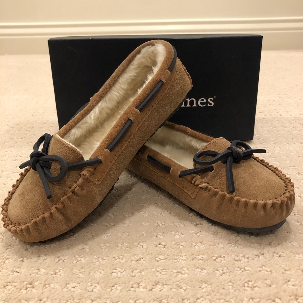 *Brand New* Girls Vineyard Vines Slippers size 3